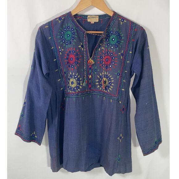 Title Unknown Tops - Vintage 1960 Embroidered Top - Women's Size M - 100% Cotton - Hippie Vintage!